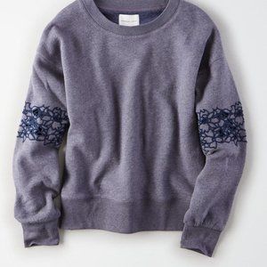 AE SOFT LACE INSET CREW NECK SWEATSHIRT